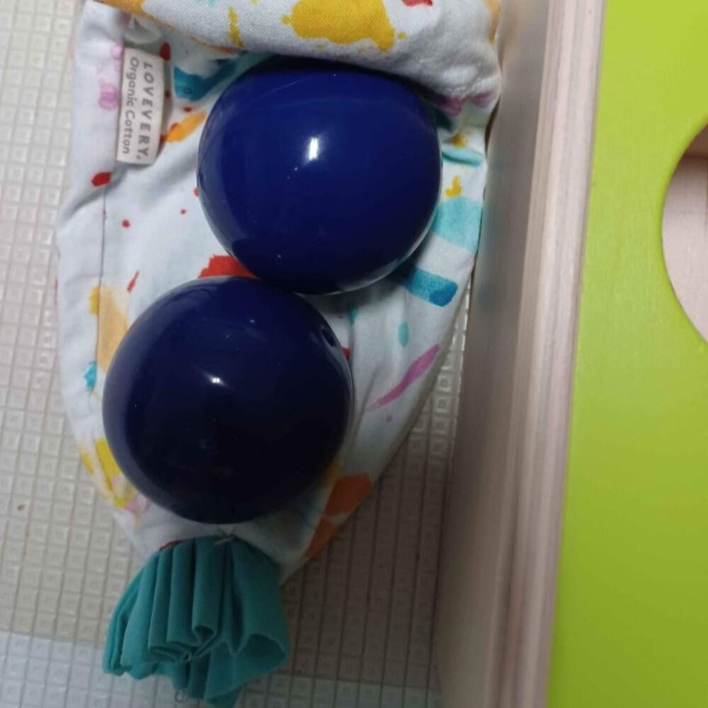 Lovevery Opposite balls